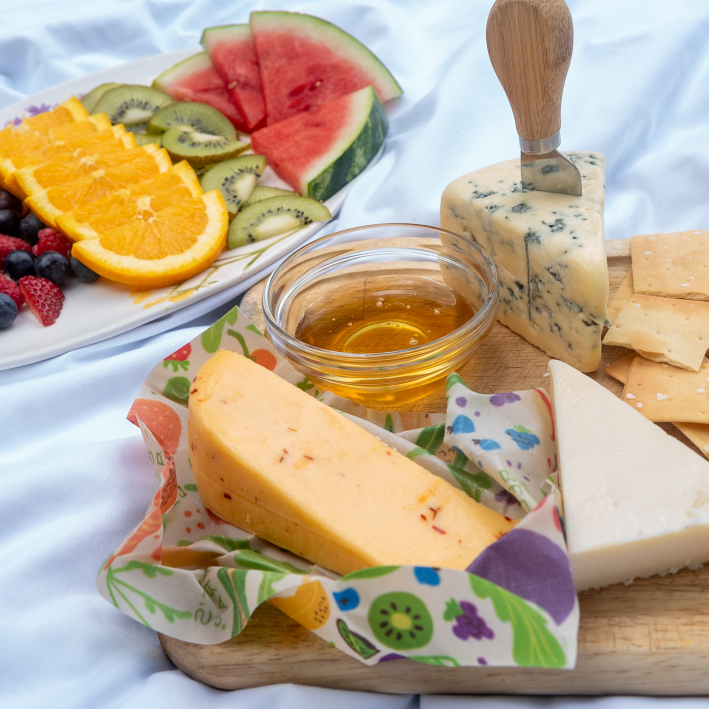 Bee's Wrap - Cut-to-Size Roll Wrap Garden Party