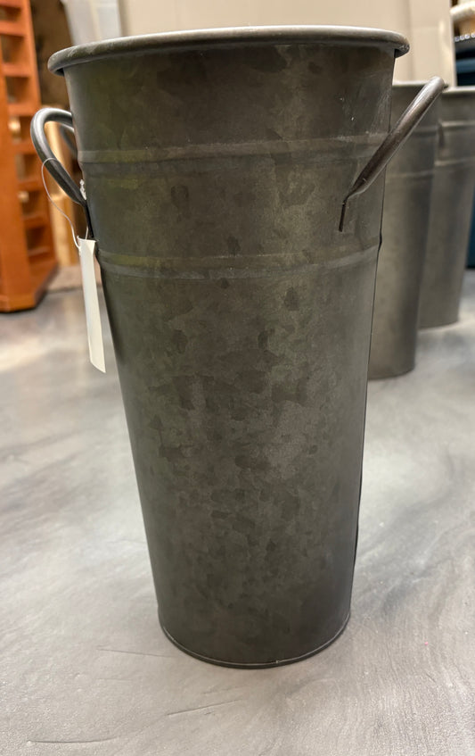 Galvanized bucket 11"
